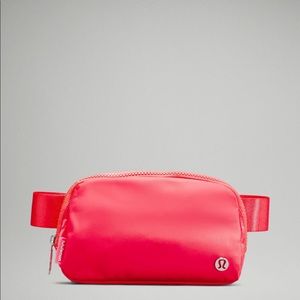 Lululemon Everywhere Belt Bag (Pale Raspberry)